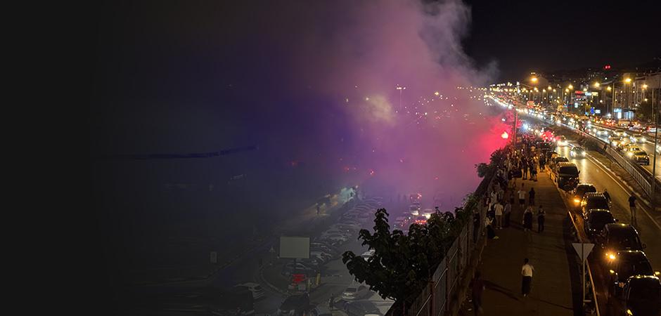 Trabzon alev alev! 25 bin kişi Salah'ı karşıladı