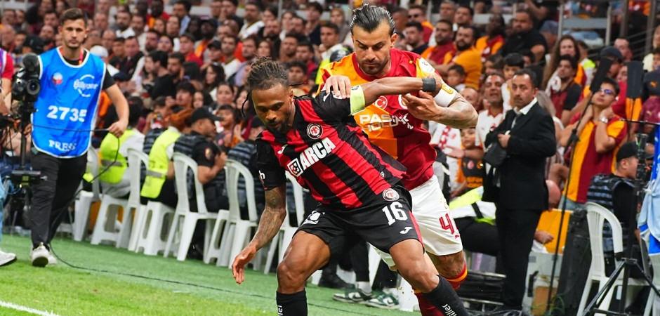 &Ccedil;orum FK'dan s&uuml;rpriz başlangı&ccedil;! Galatasaray 1 puanı 90'da kurtardı