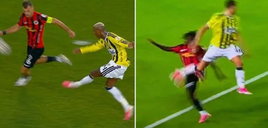 F.Bah&ccedil;e 2 penaltı i&ccedil;in ayağa kalkmıştı! Trio ekibi pozisyonları yorumladı