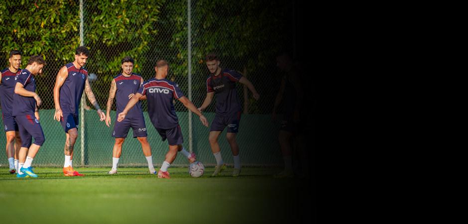 Trabzonspor ayrılığı a&ccedil;ıkladı! Gen&ccedil; futbolcu BAE ekibine transfer oldu