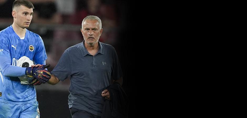 Livakovic Barcelona'ya transferinin fitilini yaktı! Mourinho detayı...