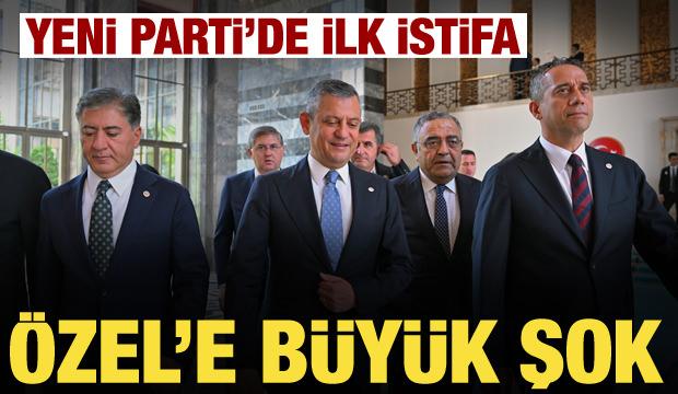 Menderes'ten sonra &Ouml;zg&uuml;r &Ouml;zel'e bir şok daha! Yeni Parti'den ilk istifa geldi
