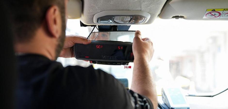 TESK'ten taksimetre fiyatı a&ccedil;ıklaması: "Bakanlık tarifi 718 TL ama 2 bin 500 TL alınıyor!"