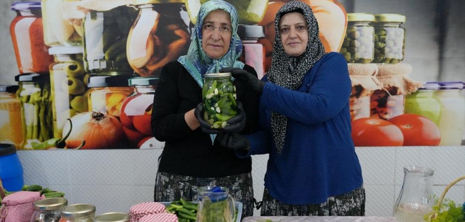 T&uuml;rkiye'nin &lsquo;yeşil altını&rsquo; &Ccedil;ubuk turşusu 45 &ccedil;eşidiyle d&uuml;nya sofralarını lezzetlendiriyor!
