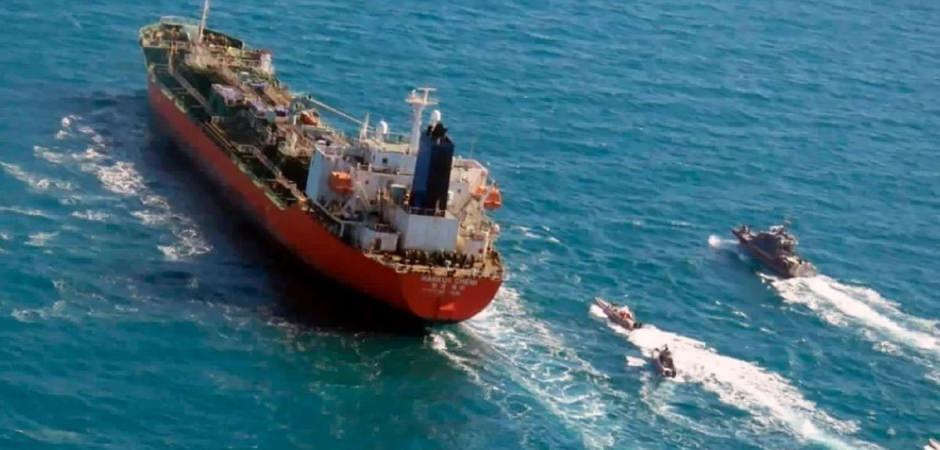 Basra K&ouml;rfezi'nde 400 gemi mahsur! Ekonomiye etkisi ağır olacak