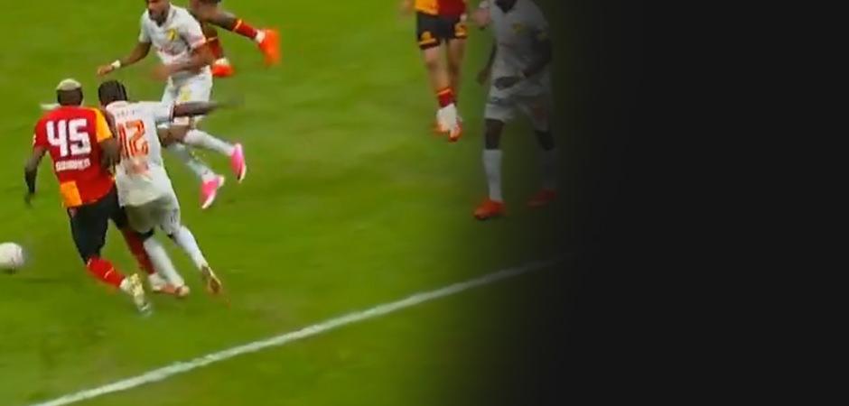Rams Park'ta tartışmalı pozisyon! Galatasaray VAR'dan penaltı kazandı
