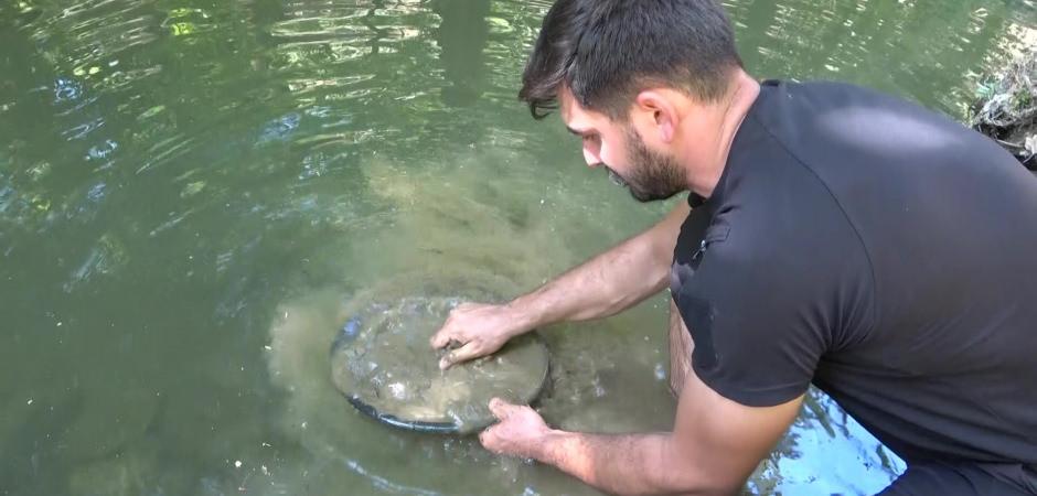 Derelerden gram gram altın topluyor: En değerli b&ouml;lgeleri tek tek a&ccedil;ıkladı 