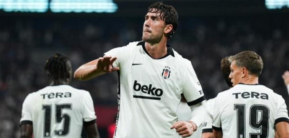 Vlahovic'ten hat-trick! 8 goll&uuml; ma&ccedil;ta Kartal'dan rakiplerine g&ouml;zdağı