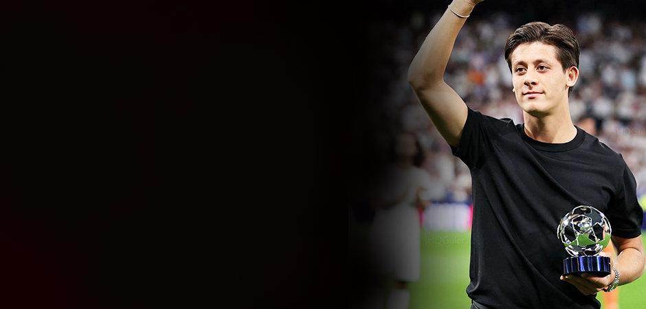 Arda, forma giymediği ma&ccedil;ta &ouml;d&uuml;l aldı! Tarzı yeni lakap getirdi