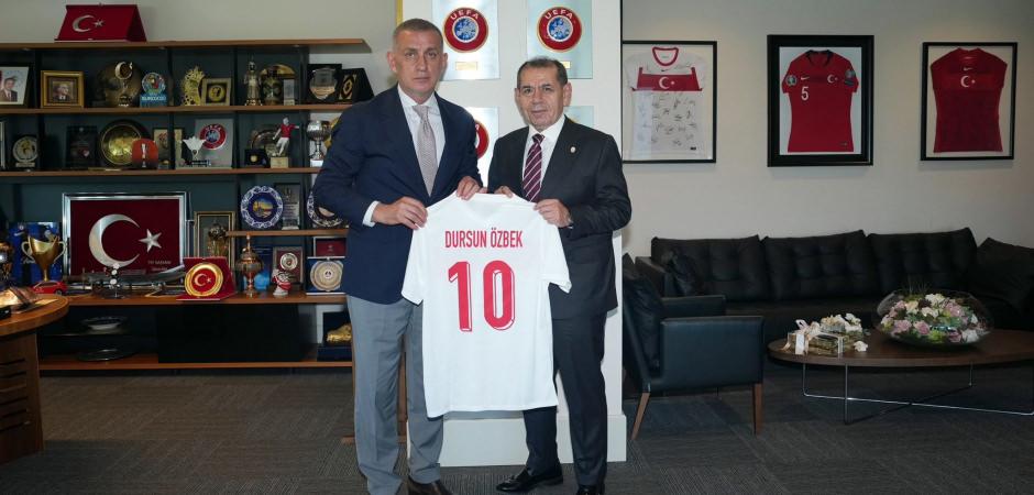 &Ouml;zbek ve Hacıosmanoğlu aynı masada! G&ouml;r&uuml;şme sonrası jest