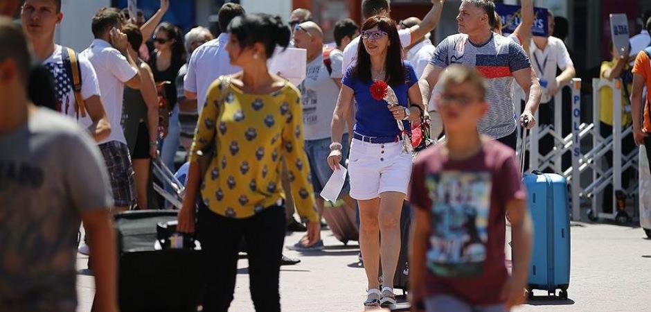 Rusların T&uuml;rkiye tatili i&ccedil;in b&uuml;t&ccedil;e alarmı! 2027 yazı i&ccedil;in planlara başladılar
