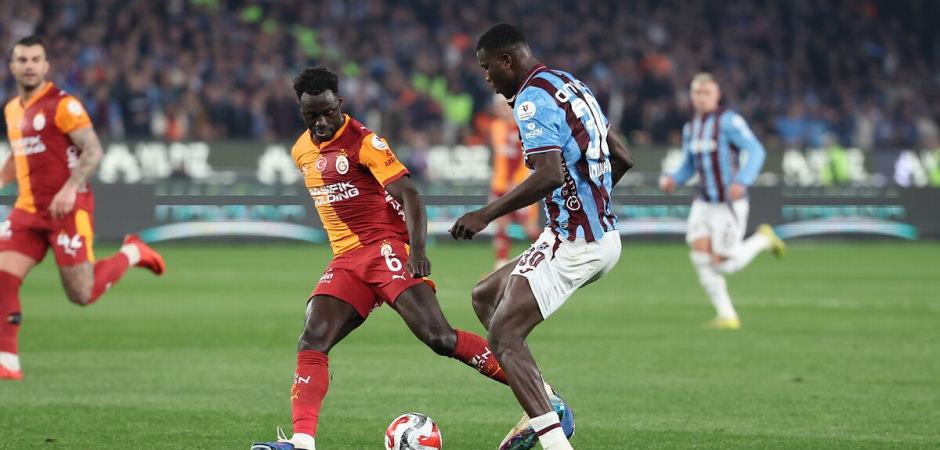 S&uuml;per Lig'de derbi g&uuml;n&uuml;! Trabzonspor-Galatasaray muhtemel 11'ler