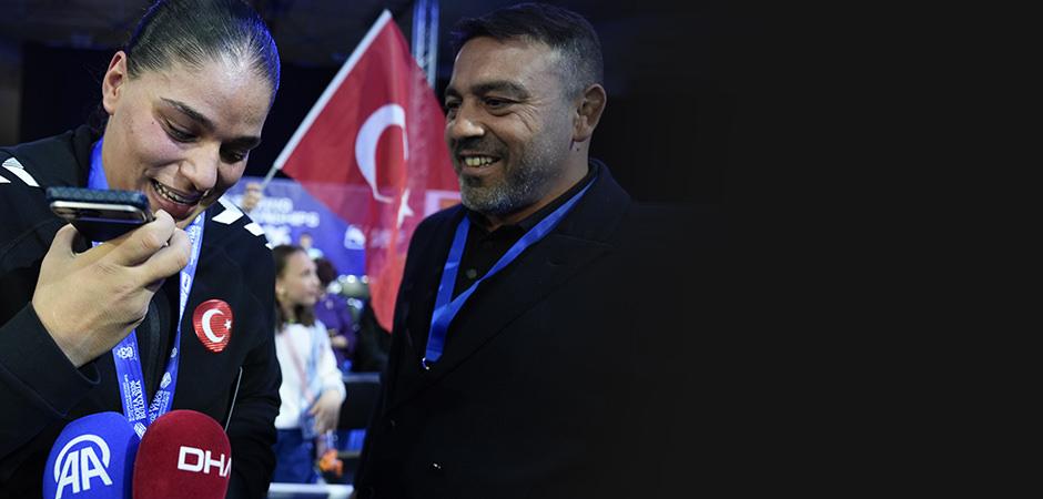 Başkan Erdoğan'dan şampiyon boks&ouml;re tebrik! "İsmin &ccedil;ok g&uuml;zel"