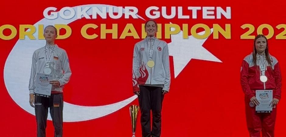 İtalya'da bayrağımız zirvede! Milli sporcumuz d&uuml;nya şampiyonu