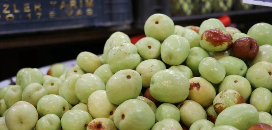 Kilosu 150 TL&rsquo;ye kadar &ccedil;ıkıyor! Bu meyvenin 3 tanesi 1 kilo mandalinaya bedel!