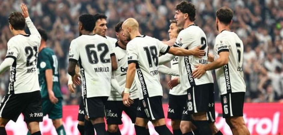 Dolmabah&ccedil;e'de zafer Beşiktaş'ın! Kartal yıldızlarıyla u&ccedil;tu