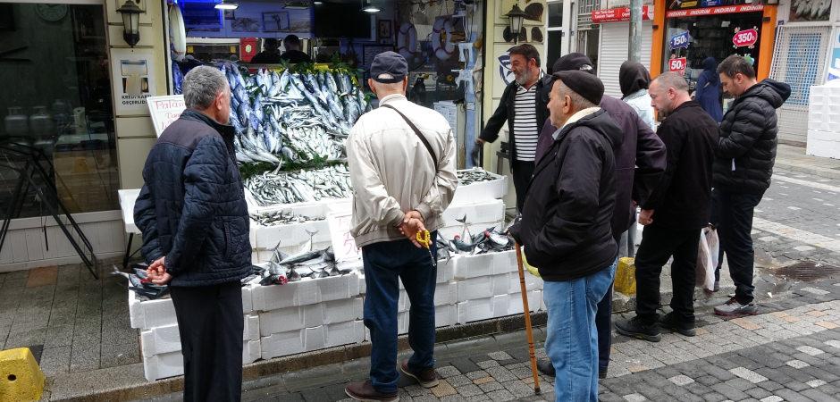 Fiyatı gören şok olup, sıraya girdi! 50 liraya kadar düştü! Vatandaşlar 20'şer tane alıyor