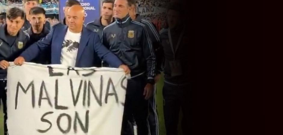 Messi'nin son ma&ccedil;ında İngilizleri &ccedil;ıldırtacak g&ouml;nderme!