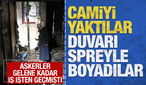 Camiyi yaktılar duvarı spreyle boyadılar: Askerler gelene kadar iş işten ge&ccedil;mişti