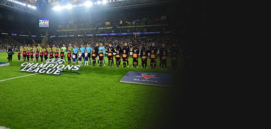 Kadık&ouml;y'de trib&uuml;nler ayaklandı! İstifa tezah&uuml;ratları y&uuml;kseldi