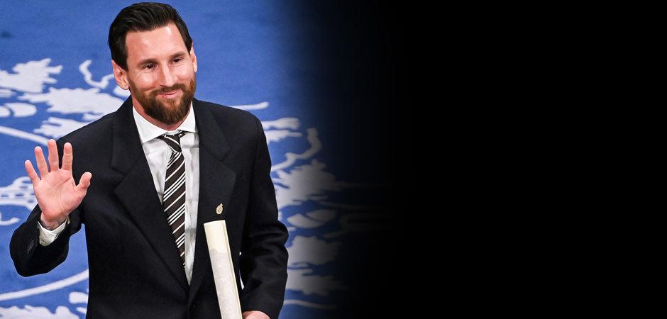 Messi'den bir rekor daha! 1000. &ouml;d&uuml;l&uuml;n&uuml; aldı! &Ouml;d&uuml;l&uuml; adadığı isim duygulandırdı