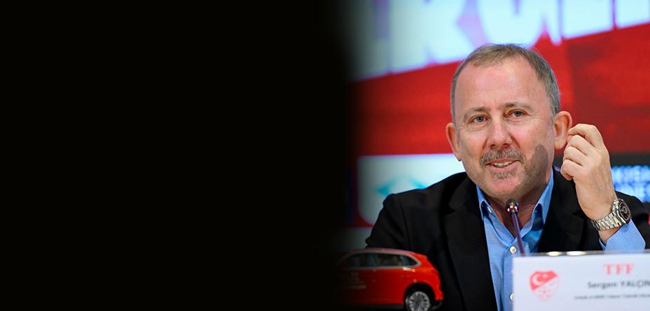 Sergen Yal&ccedil;ın A Milli Takım'a imza attı! 'Kariyerimin en &ouml;nemli g&uuml;n&uuml;'