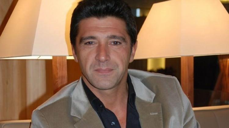 Hakan Ural'ın annesi hayatını kaybetti - Ünlülerin dünyası ...