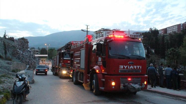 Hatay haberleri Alkollü genç, evi ateşe verdi 07 Nisan 2017