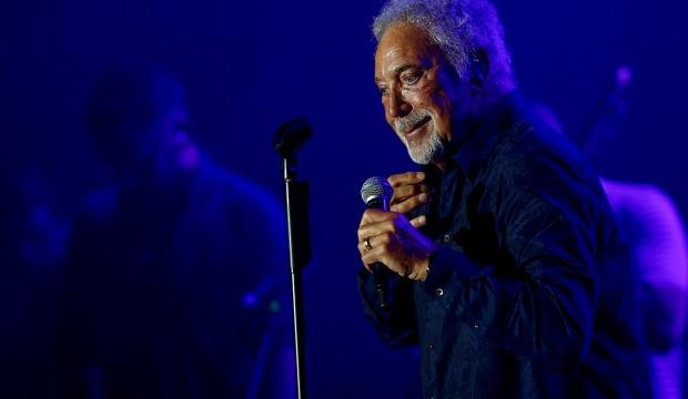 Antalya haberleri İngiliz sanatçı Tom Jones Antalya'da konser verdi