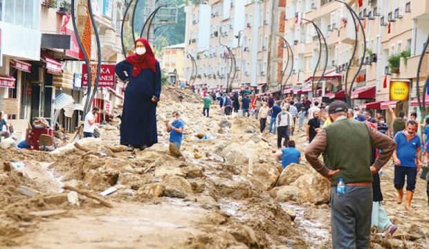 Felaketi anlattılar Arabalar evler aşağı gitti GÜNCEL Haberleri