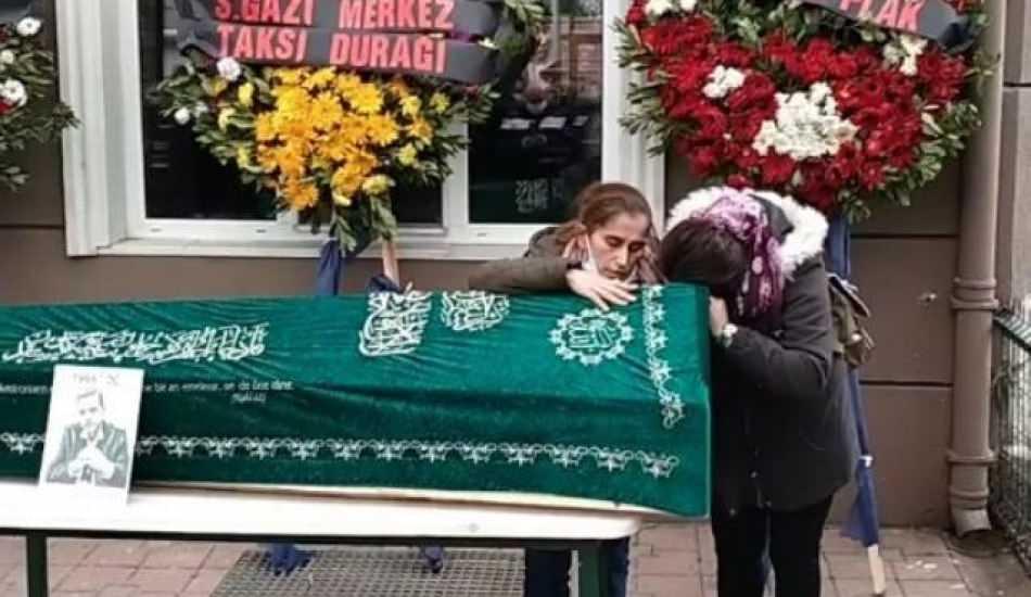 Engin Nurşani�ye acı veda! Eşi tabuta sarılıp hüngür hüngür ağladı