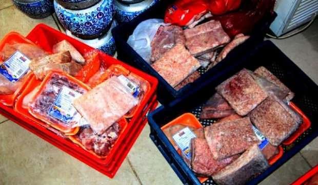 Markette yapılan kontrolde 250 kilo bozulmuş et ele geçirildi GÜNCEL