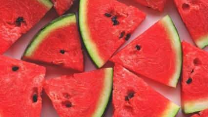 Rüyada yeni yıla girmek ne demek? Rüyada yılbaşı çiçeği görmek neye