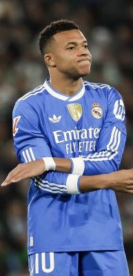 Real Madrid ve Mbappe'ye b&uuml;y&uuml;k şok! Kul&uuml;p duyurdu