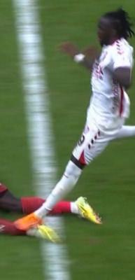 Eski Galatasaraylıdan kırmızı kart yorumu