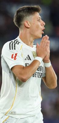 Xabi Alonso Arda Güler'i taraftarın önüne attı: 'Dünyası başına yıkıldı'