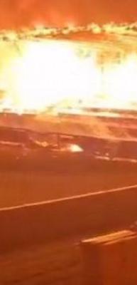 9 kez şampiyon olan takım küme düştü! 15 yaşındaki taraftarlar stadı cayır cayır yaktı! 