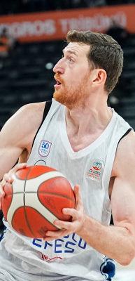 Anadolu Efes potada Galatasaray'ı mağlup etti