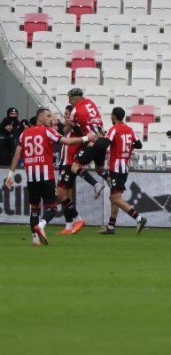 7 dakikada 2 gol! Yiğidolar 3 ma&ccedil; sonra nefes aldı