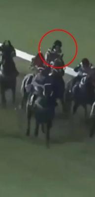 Attan d&uuml;şen 16 yaşındaki jokey hayatını kaybetti