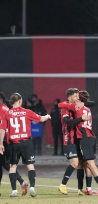 Efsane takım 2. Lig'e d&uuml;ş&uuml;yor! 4 golle yıkıldılar