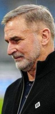 Milli Takımın eski teknik direkt&ouml;r&uuml; Kuntz, Hamburg'dan ayrıldı