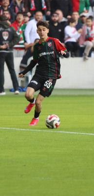 Trabzonspor'dan Fenerbah&ccedil;e'ye transfer &ccedil;alımı: 18'lik kanat geliyor