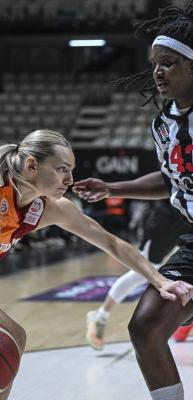 Beşiktaş'ı deviren Galatasaray d&ouml;rtl&uuml; finalde