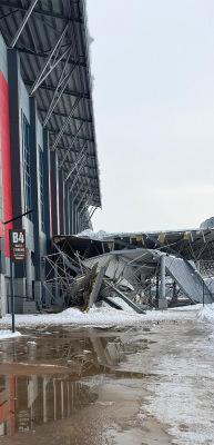 Diyarbakır Stadı'nın sundurması kar yağışında &ccedil;&ouml;kt&uuml;: İlk a&ccedil;ıklama geldi