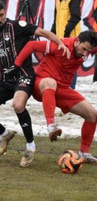 Play-off m&uuml;cadelesi veren 2 takım kapıştı! Deplasmanda 3 puanı tek golle aldılar