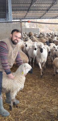 82 yaşındaki Celal dede başlattı! Torunu İngiltere'den koşup geldi! 