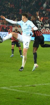 Birinci Lig'de 5 goll&uuml; ma&ccedil;: 80. dakikada kontrol&uuml; kaybettiler