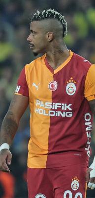 'K&uuml;f&uuml;rl&uuml; tezah&uuml;rat' paylaşan Lemina kamuoyundan &ouml;z&uuml;r diledi