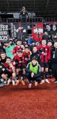 S&uuml;per Lig'in eski efsanesi 3. Lig'de rakibini 5-1 mağlup etti!